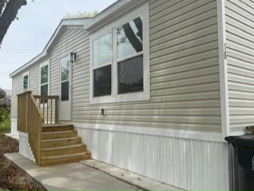 Building Photo - 18 Fairlane Ct