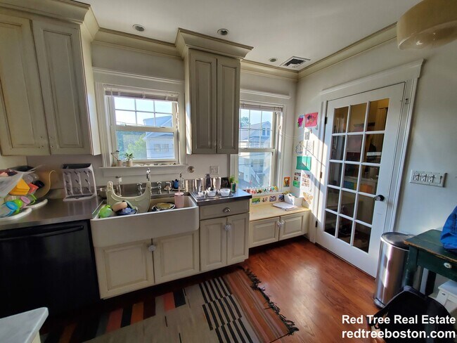 Building Photo - 35 Brooks Ave