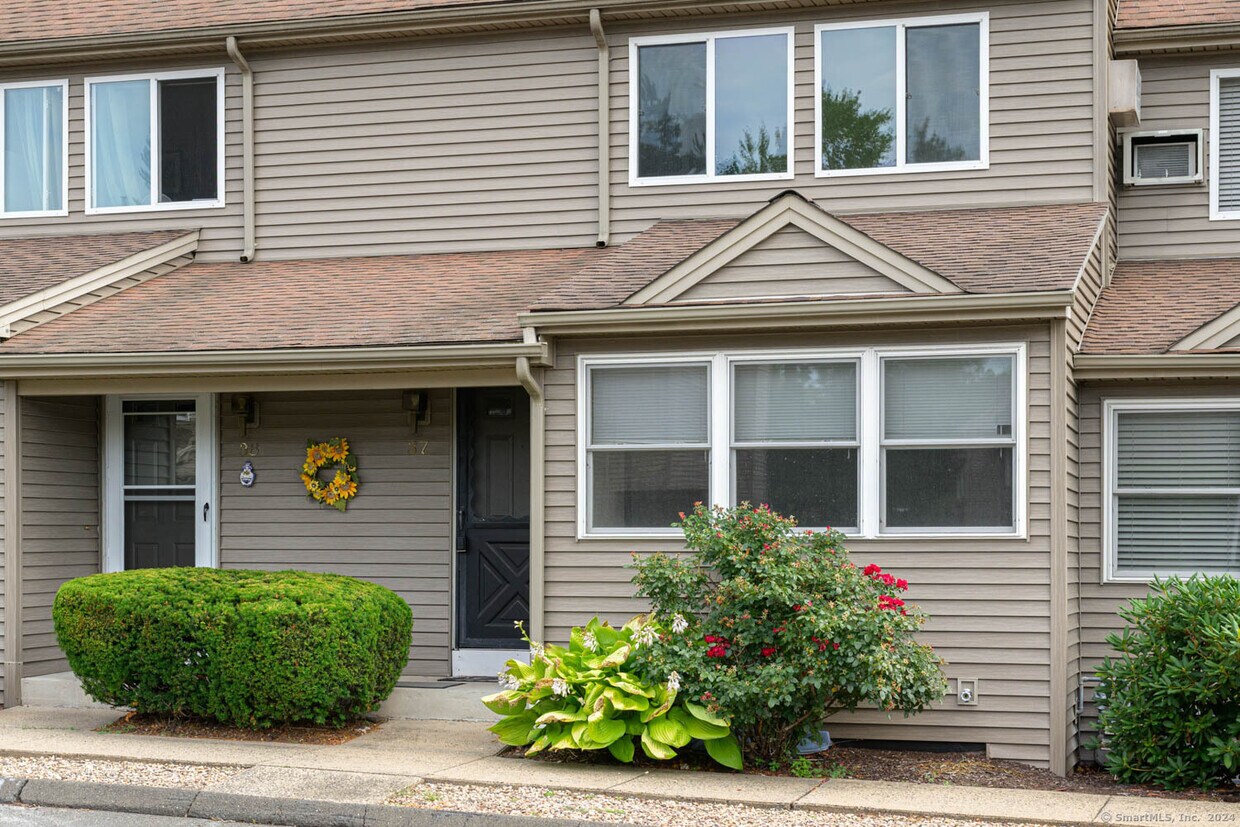 820 Stafford Ave Unit APT 37, Bristol, CT 06010 Condo for Rent in