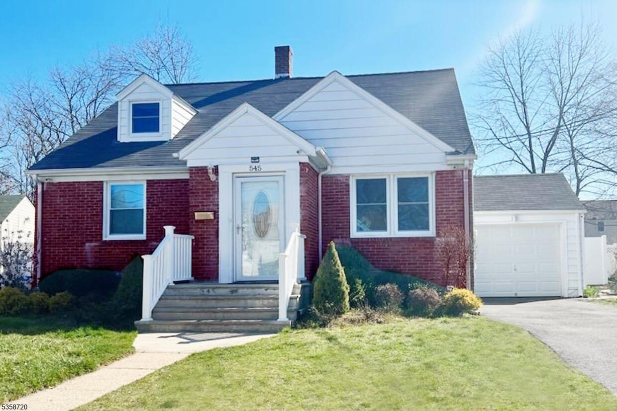 Primary Photo - 545 Plymouth Rd