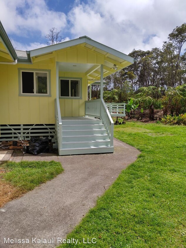 Primary Photo - 5 br, 3 bath House - 11-3169 Mokuna St.