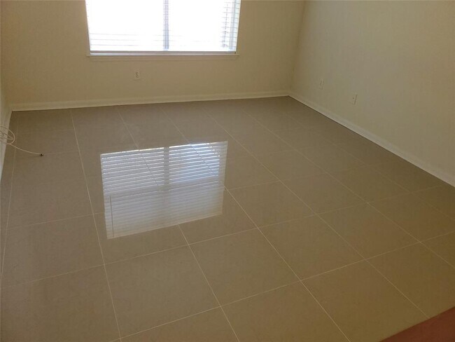 Foto del edificio - 4615 Silverlake Dr