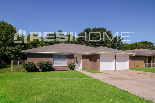 Foto del edificio - 7127 Kings Dr