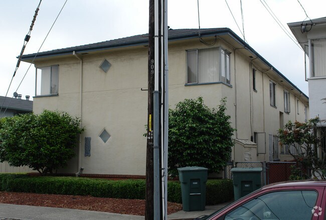 Foto del edificio - 381-391 Chumalia St