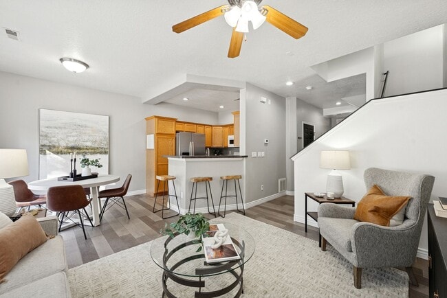 Building Photo - 14074 S Julien Cove