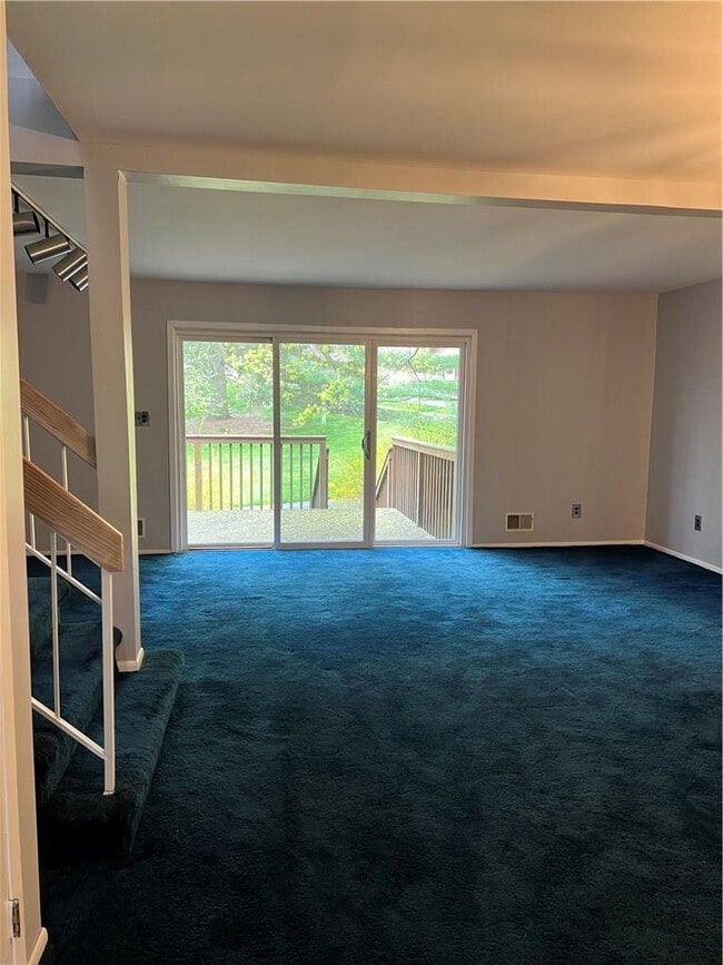 Building Photo - 5 Rockledge Dr