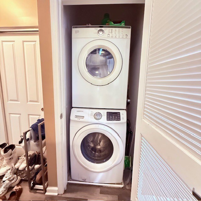 Building Photo - Boutique Lakeview 1 Bed Condo - Available June 1st