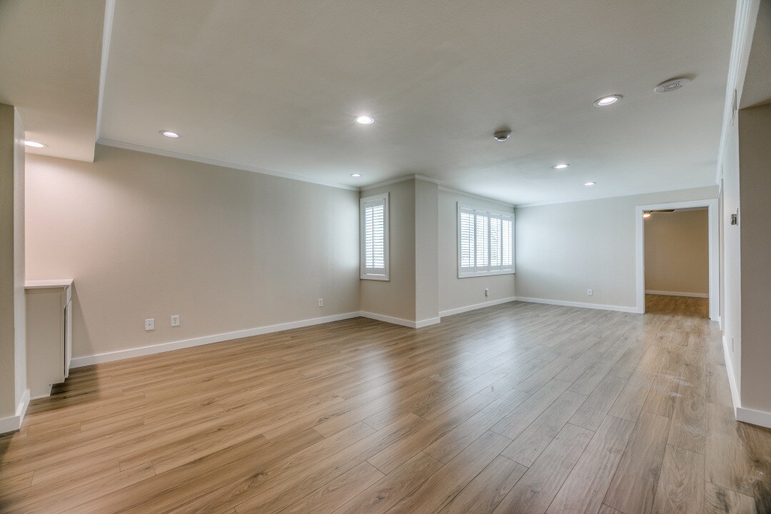 Foto principal - 4500 Roland Ave