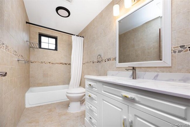 Foto del edificio - 63-39 136th St