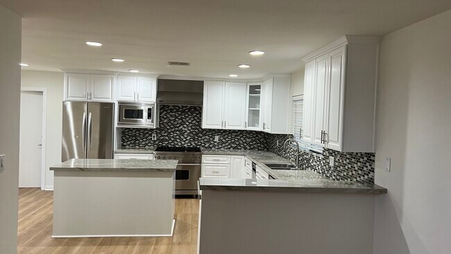 Building Photo - 6245 Jumilla Ave