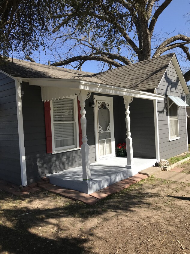 Primary Photo - 714 N Walnut St
