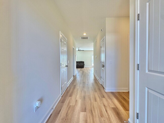 Foto del edificio - AVAILABLE NOVEMBER [PET FRIENDLY]