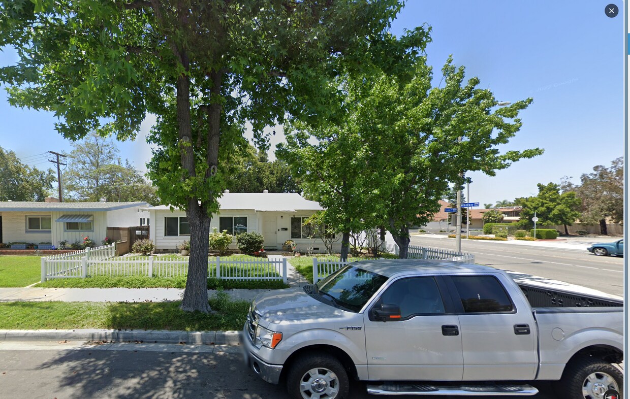 Primary Photo - 301 S Fann St