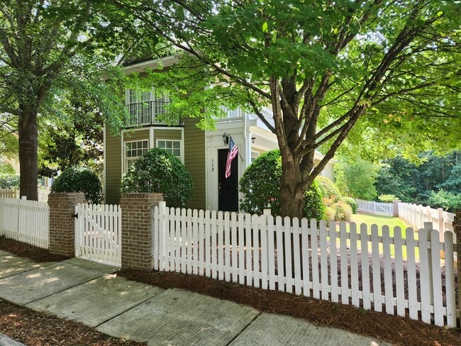 Building Photo - 113 Magnolia Blossom Way