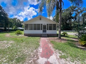Building Photo - 1818 NE 17th Way