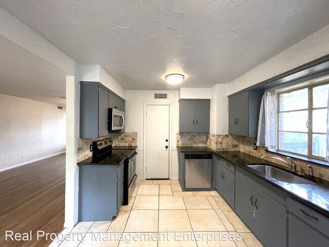 Foto del edificio - 3 br, 2.5 bath House - 2225 NW 50th St