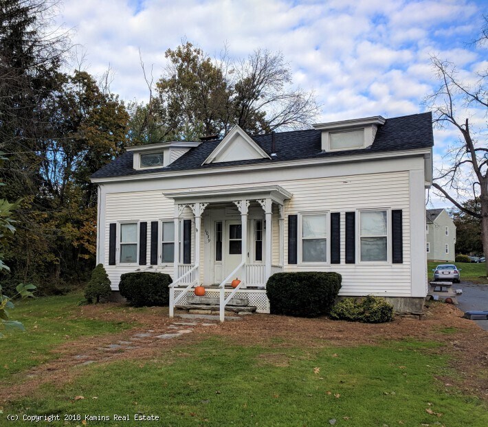 Primary Photo - 1039 N Pleasant St