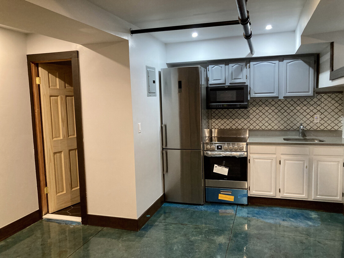Standalone Kitchen - 1071 Greene Ave