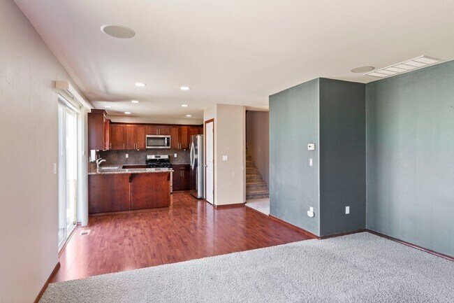 Foto del edificio - 4 Bed 2.5 Bath - Small Dog - Fully Fenced Yard - NAS Whidbey