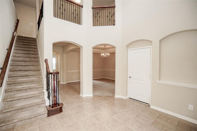 Building Photo - 6806 Mendenhall Way