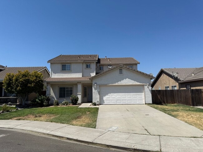 Building Photo - 4-bedroom two story home in Sylvan School ...
