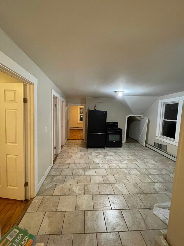 Third floor apartment kitchen - 260 Douglas Ave