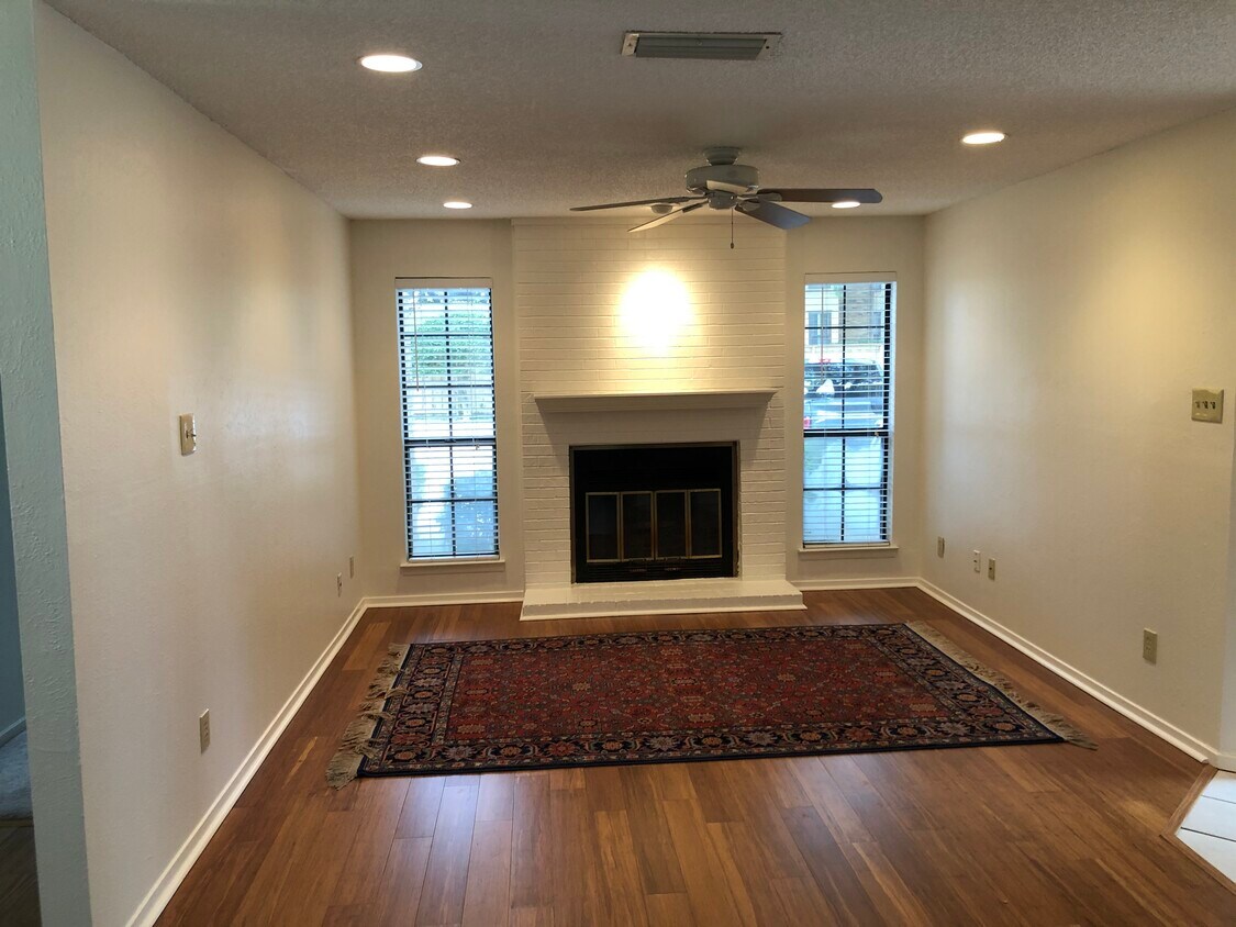 1903 Chasewood Cir Unit 117, Arlington, TX 76011 Condo for Rent in