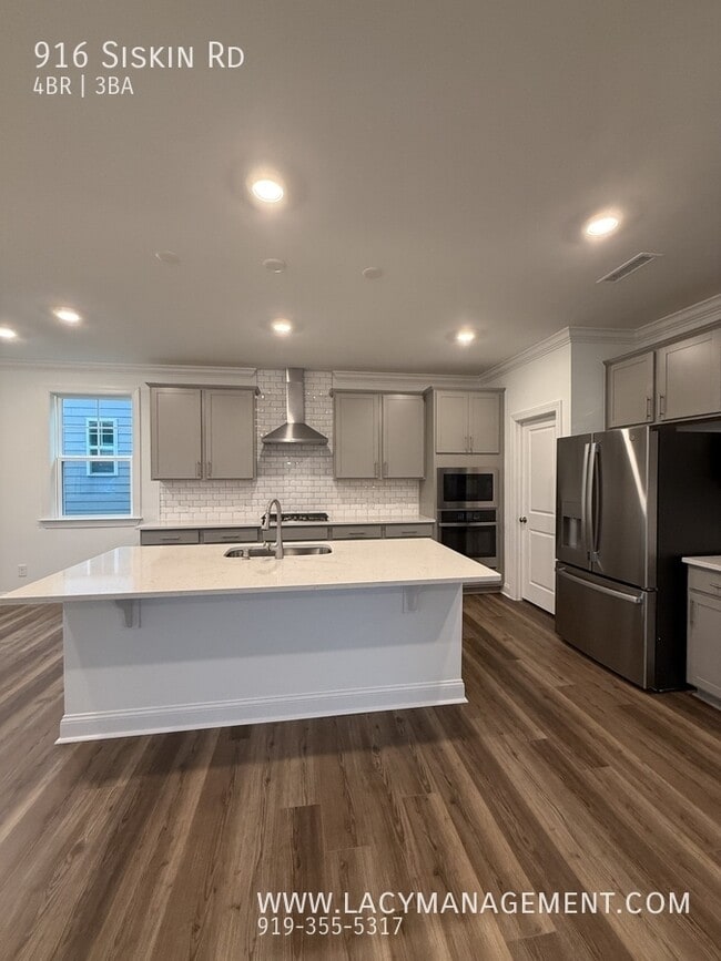 Foto del edificio - 916 Siskin Rd