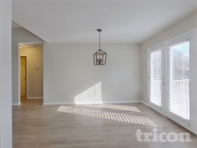 Foto del edificio - 1921 Sheffield Ln