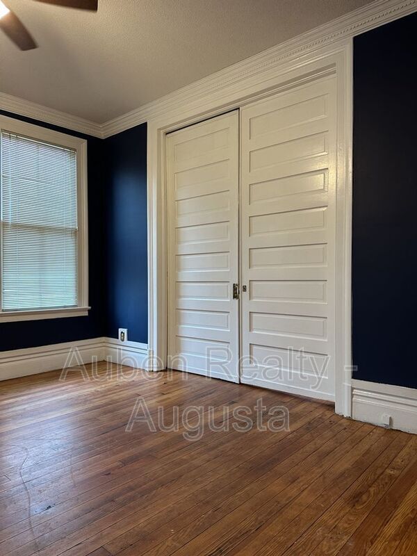Building Photo - 410 4th St