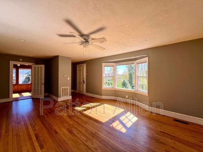 Building Photo - 15 Allen Ave