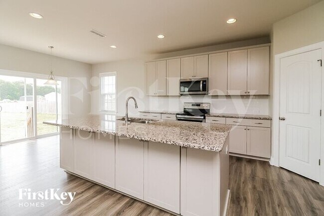 Building Photo - 64 Waterpine Dr