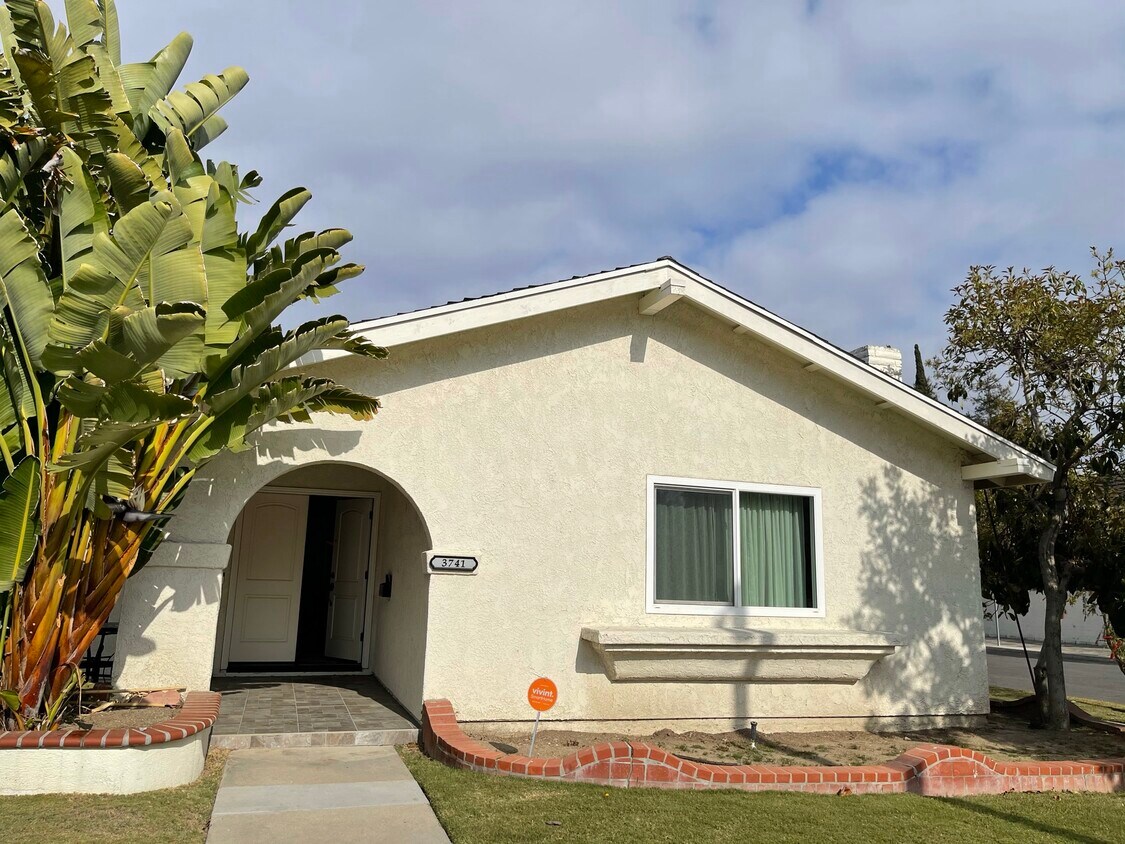 Foto principal - 3741 S Lowell St