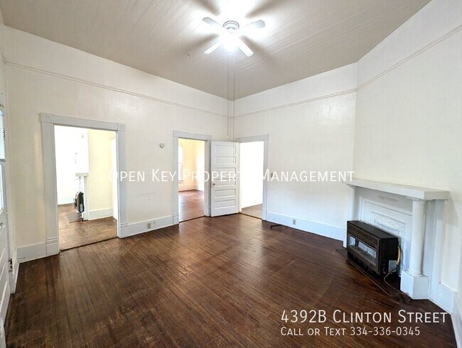 Building Photo - Charming 2/1.5 Duplex Downtown Marianna!