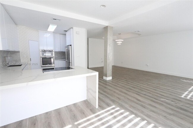Building Photo - 7392 NW 112th Ct