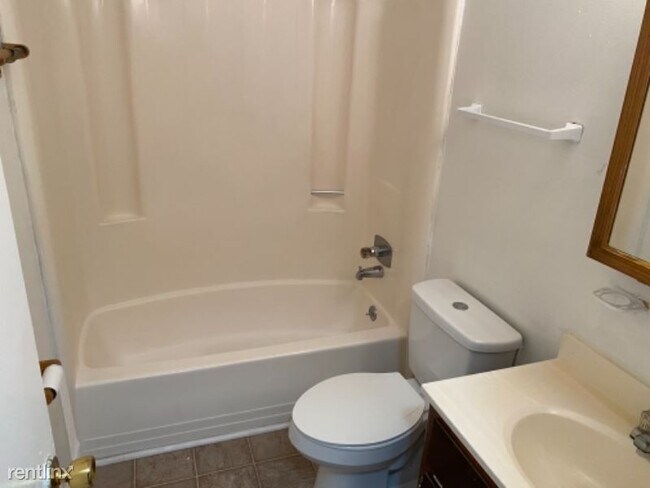 Foto del edificio - 2 br, 1 bath House - 323 Branders Bridge Rd