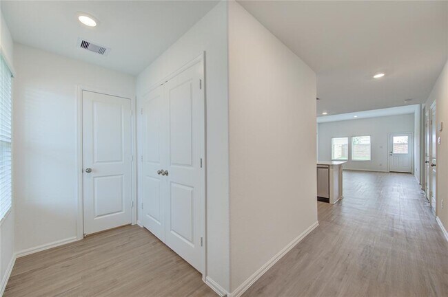 Building Photo - 1432 Twilight Grn Dr