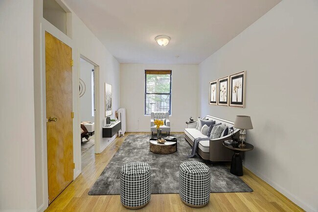 Foto del edificio - 141 W 10th St