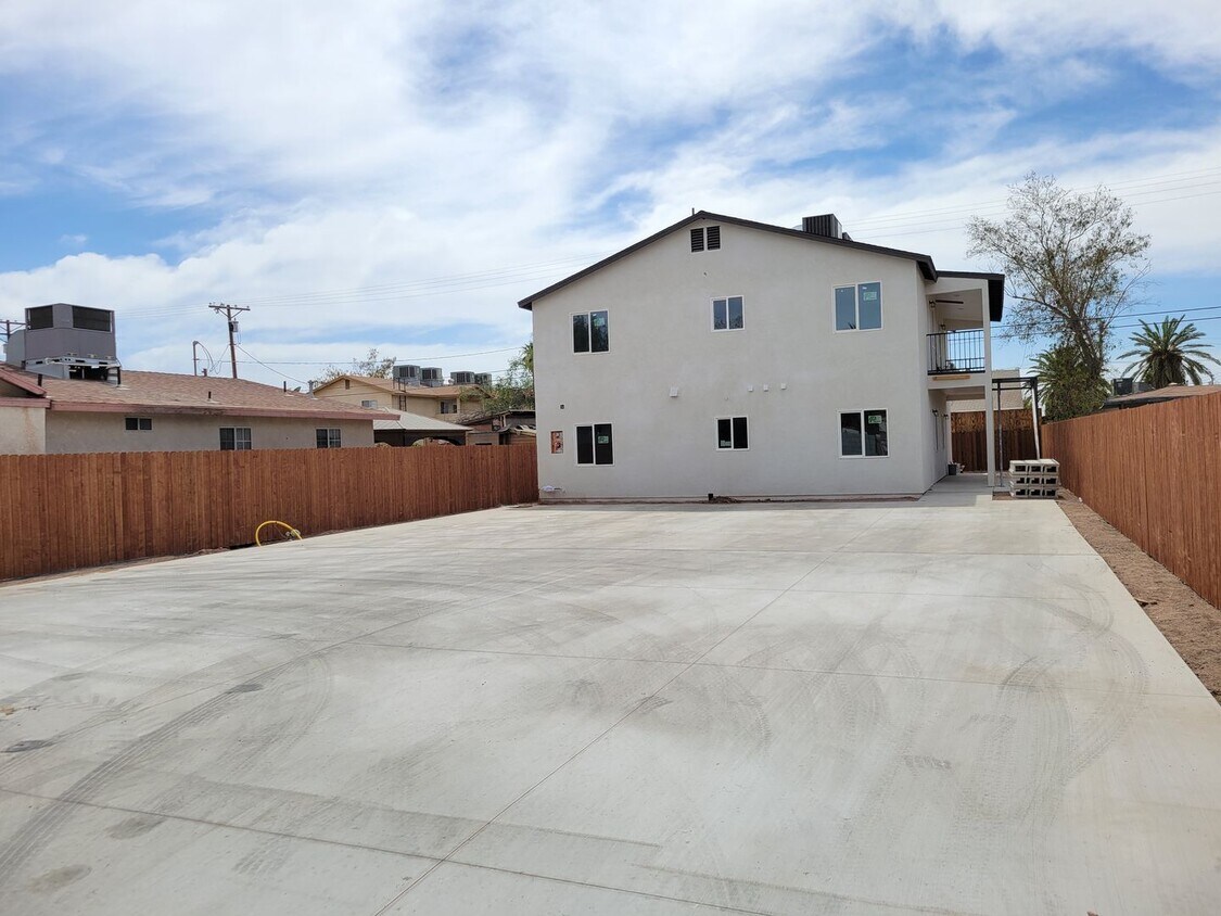 Foto principal - 933 Rockwood Ave