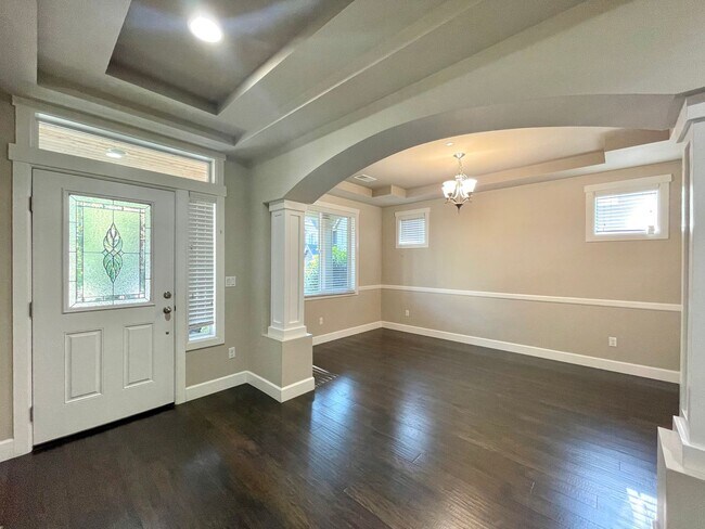 Foto del edificio - Stunning Luxury 5-Bed Home in Prime Kenmor...