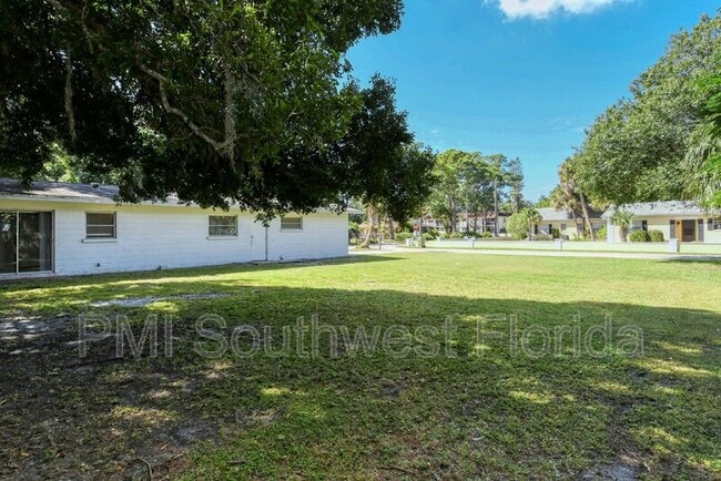 Building Photo - 402 Erie Ct