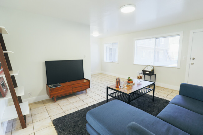 Foto del edificio - 2166 E 27th St