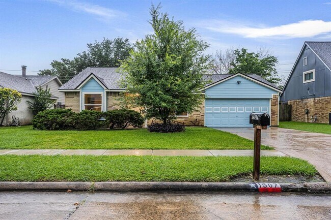 Building Photo - 1507 Lazy Spring Dr