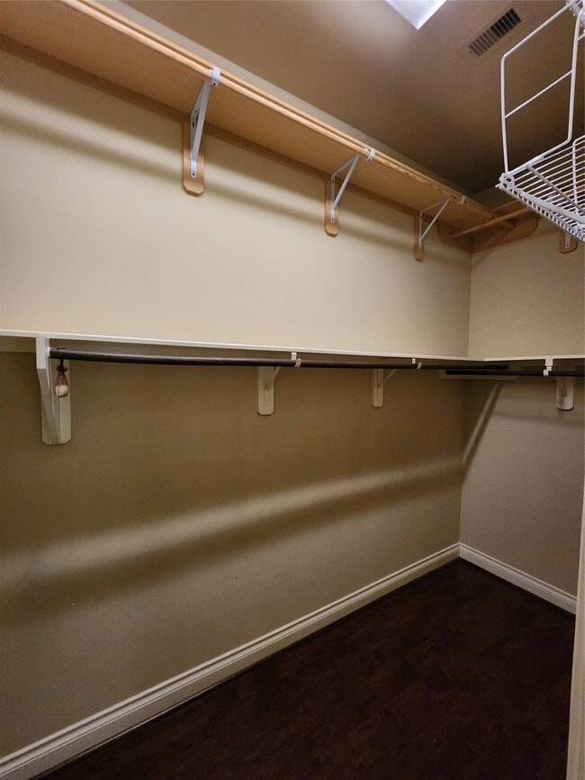 Building Photo - 2019 Sunset Springs Dr