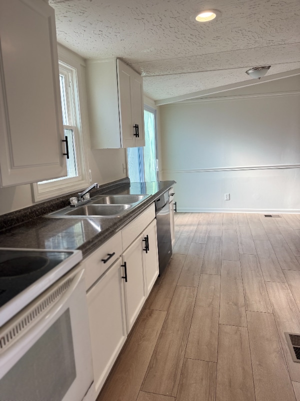 Foto del edificio - 811 Williams Lake Rd