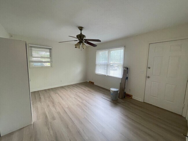 Building Photo - Rustburg Ranch Home