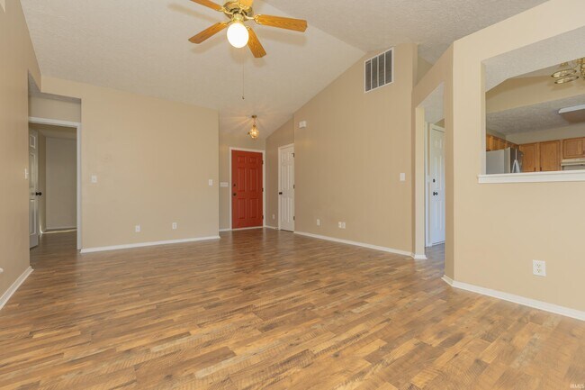 Foto del edificio - 3224 Park Ridge Dr