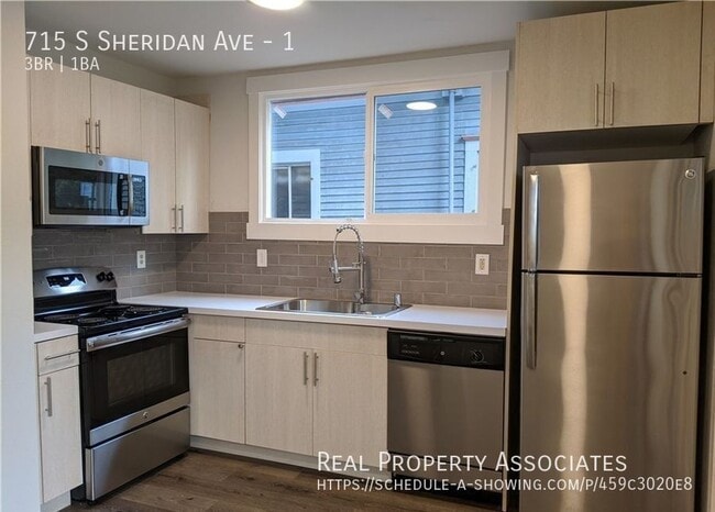 Building Photo - 715 S Sheridan Ave