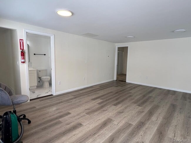 Foto del edificio - 116 Hawleys Corners Rd