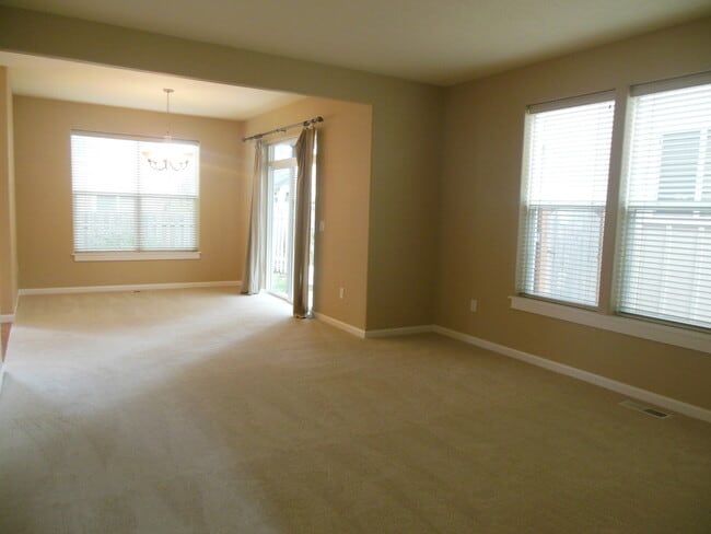 Building Photo - Beautiful Nicely Maintained Two Level Home...